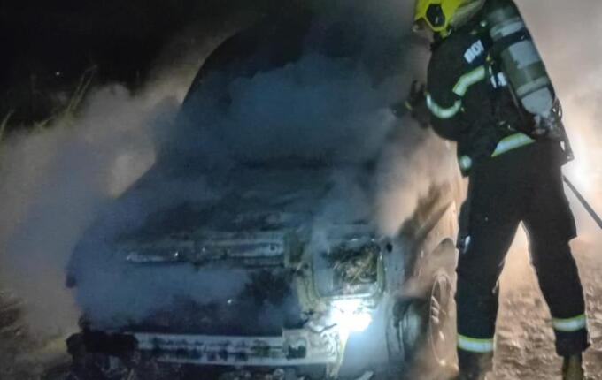 Incêndio destrói parcialmente veículo no interior de Iporã do Oeste