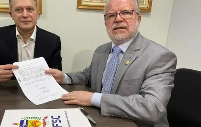 JBS firma parceria com UFSC para criar carne de laboratório em SC