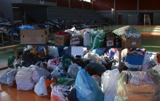 Voluntários se unem para ajudar vítimas de tornado em Descanso