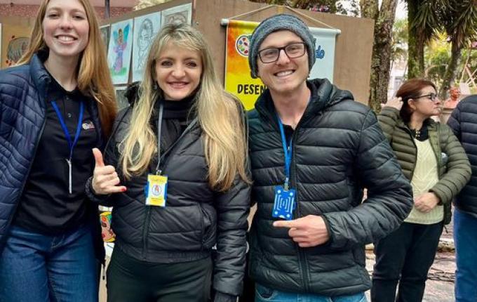 Solidariedade e diversão marcam o Dia C de Cooperar na Praça Walmir Bottaro Daniel