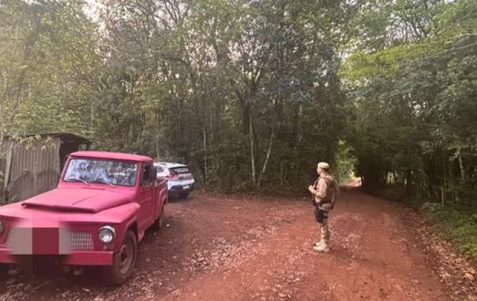 PM recupera caminhonete furtada e prende suspeito em SMOeste