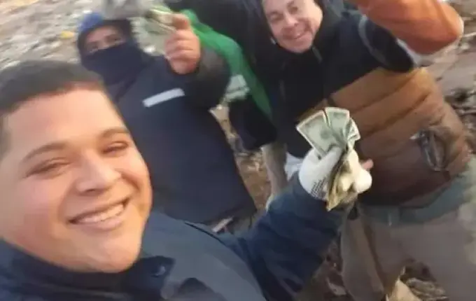 Tesouro em dólares é encontrado enterrado em lixão na Argentina