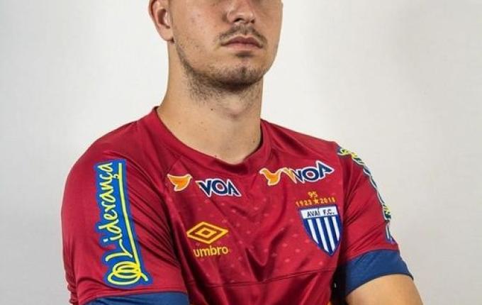 Atletas e árbitro da região de Campo Erê estão no futebol profissional