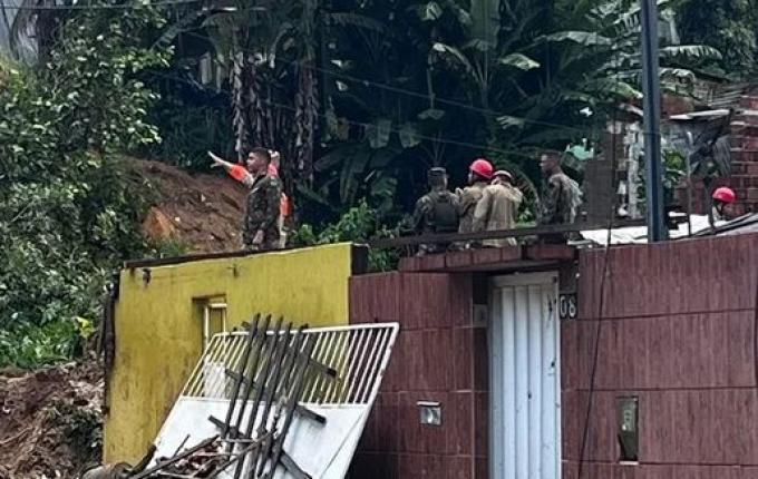 Número de mortos pelas chuvas em Pernambuco chega próximo de 90