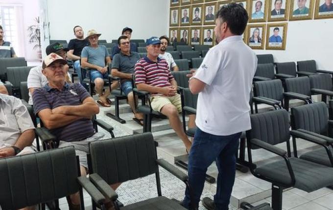 Anchieta renova parceria para prestação de Assistência na Apicultura