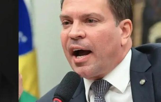 Eduardo e Ramagem perdem passaportes diplomáticos após cassação