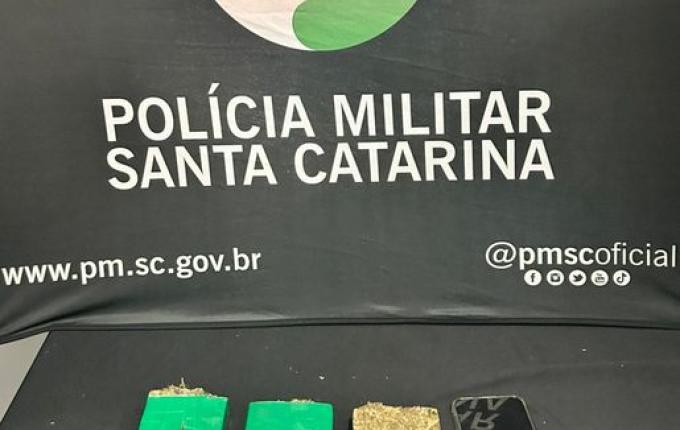 Jovens são presos com 1 kg de maconha em abordagem da PM na BR-163
