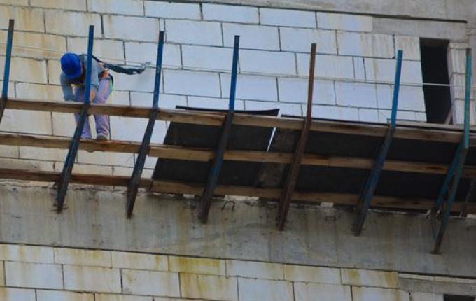 Desempenho da pequena indústria melhora; matéria-prima preocupa