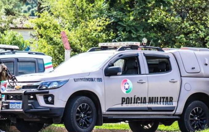 Polícia apreende mercadoria e veículo avaliados em R$ 65 mil em SMOeste