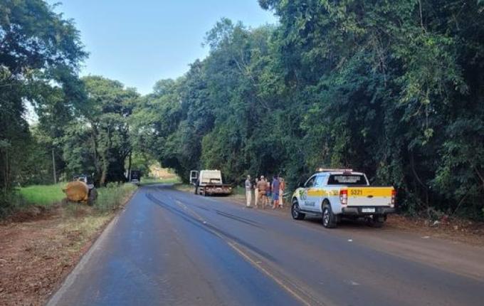 Colisão traseira em rodovia SC-283 deixa três feridos leves em Palmitos
