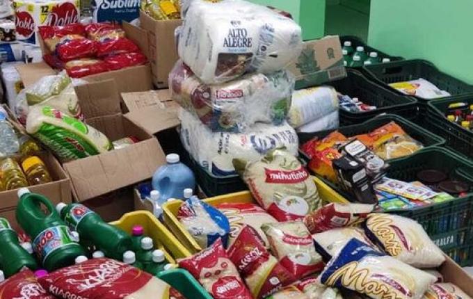 Hospital recebe duas toneladas de alimentos arrecadados no Dia C