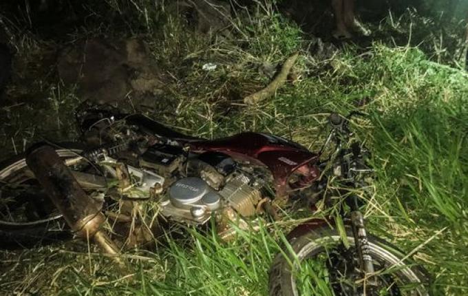 VÍDEO: Queda de moto deixa homem ferido em Bandeirante