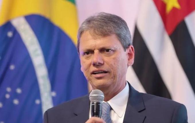 Tarcísio se reúne com encarregado dos EUA e pede revisão de tarifaço