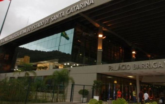 Governo de SC pretende aprovar pacote de projetos de infraestrutura e segurança até o recesso