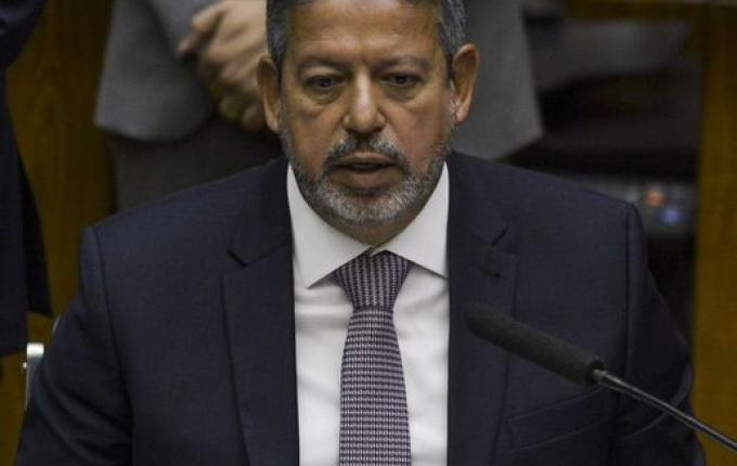 Lira diz que PEC da transição será votada na próxima terça-feira