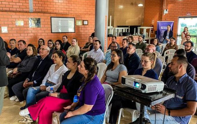Café com Empresários fala sobre o fornecimento de produtos para as forças armadas