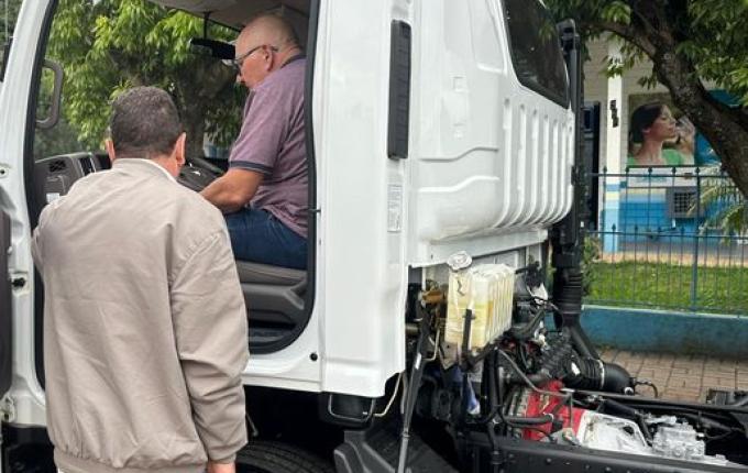 SEMAE de São José do Cedro aplica recursos na aquisição de caminhão