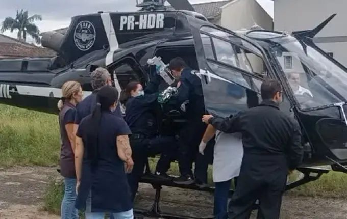 Bebê de nove meses sem cinto morre após carro capotar em SC