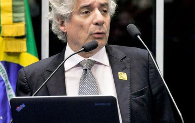 Bolsonaro tira Silva e Luna e indica Adriano Pires para presidir a Petrobras