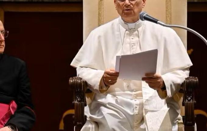 União entre homem e mulher é fundação da família, diz papa Leão XIV