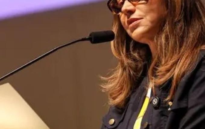 Justiça dá 20 dias para governo explicar gastos com viagens de Janja