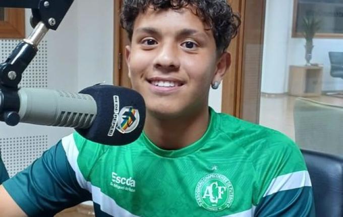 Jean Lucas, de São Miguel do Oeste, vira artilheiro da Chape aos 15 anos