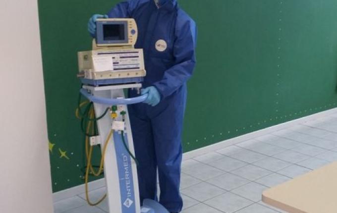 Senai inicia conserto de 14 ventiladores pulmonares que estavam fora de operação