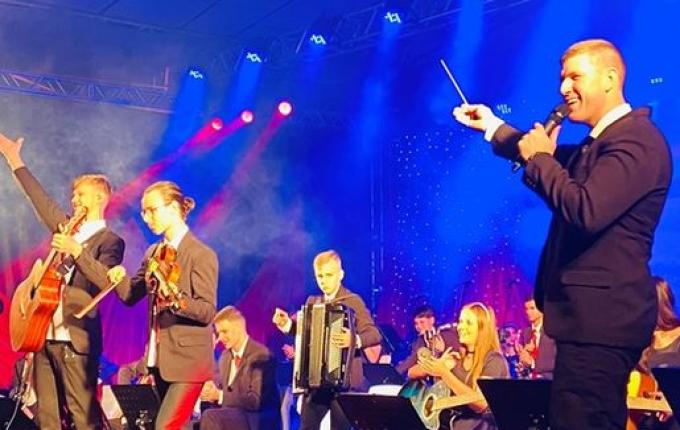 Show da Orquestra de Itapiranga reúne grande público