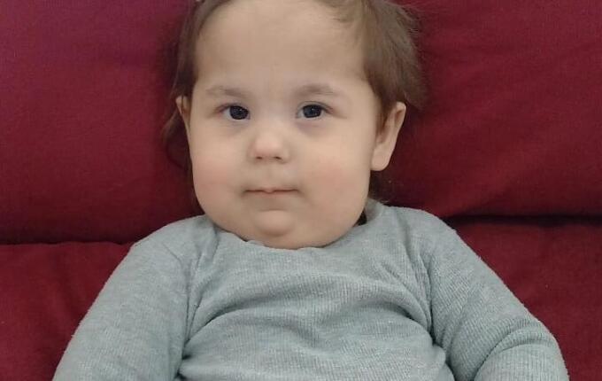 Família busca ajuda para custear tratamento de criança com paralisia cerebral em Itapiranga