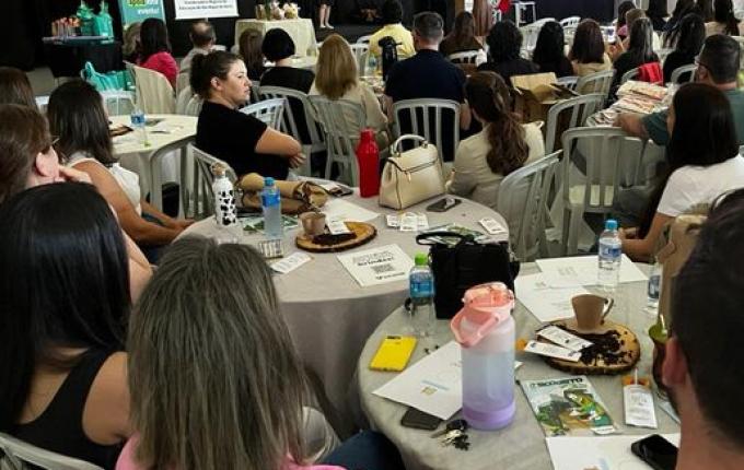 Encontro Regional reúne professores e profissionais da educação em SMO