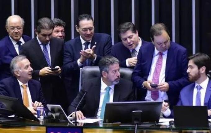 Câmara aprova reforma tributária; o que muda e como votou a bancada de SC