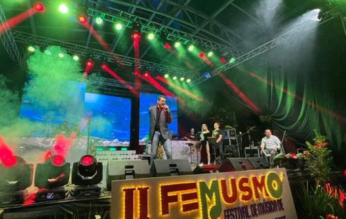 Grande público prestigia finais do II Femusmo em São Miguel do Oeste