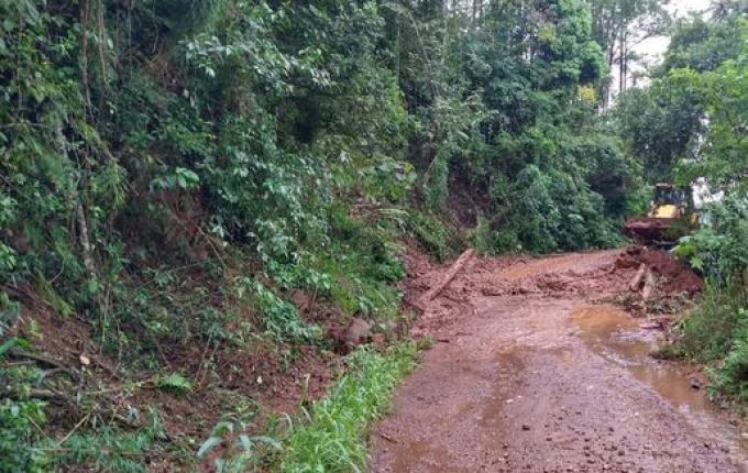 Secretaria de Obras concentra serviços na recuperação das estradas