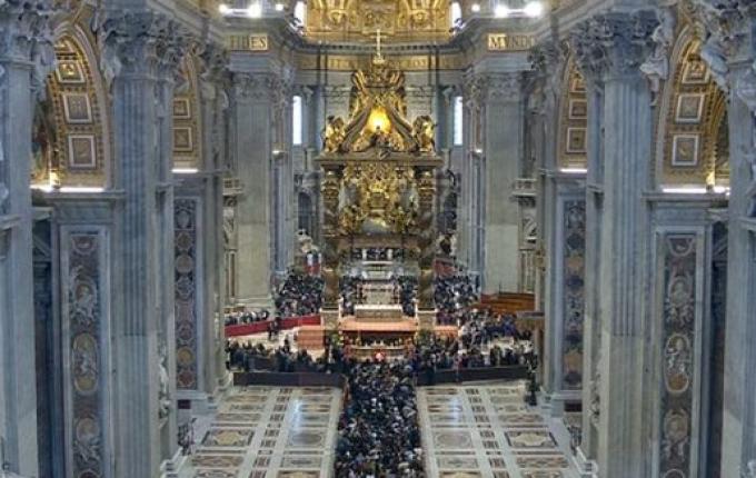 Vaticano encerra velório do papa Francisco, e número de fiéis presentes chega a 250 mil