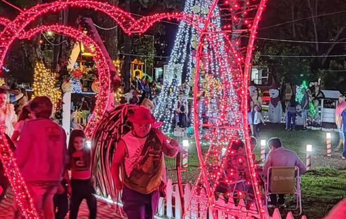 Grande público prestigia acendimento das Luzes de Natal em São José do Cedro