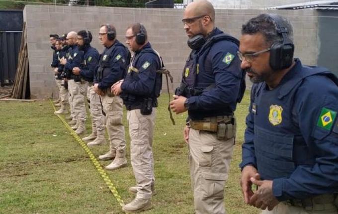 Clube de Tiro São Miguel sedia capacitação de tiro para agentes da PRF
