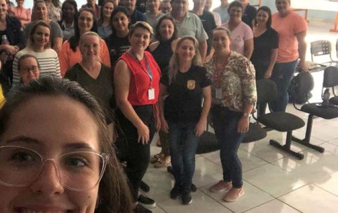 Profissionais são capacitados para atuar na proteção de crianças e adolescentes