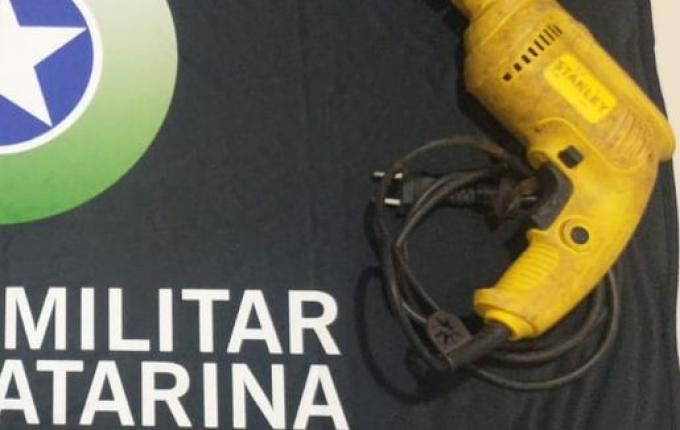 PM prende três pessoas pelos crimes de tráfico de drogas em SMO