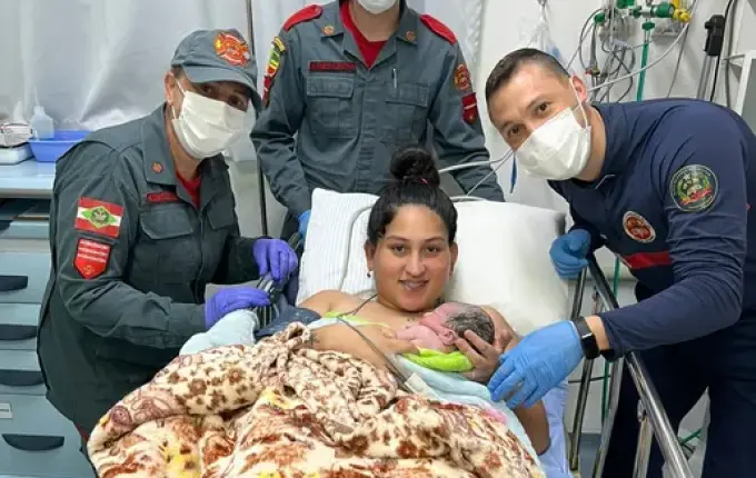 Bebê nasce em casa com ajuda dos bombeiros em São José do Cedro