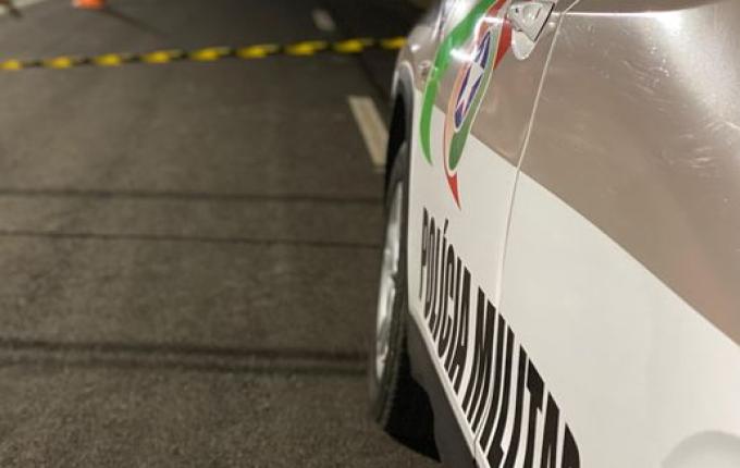 Jovem é baleado no peito em tentativa de homicídio em SMOeste