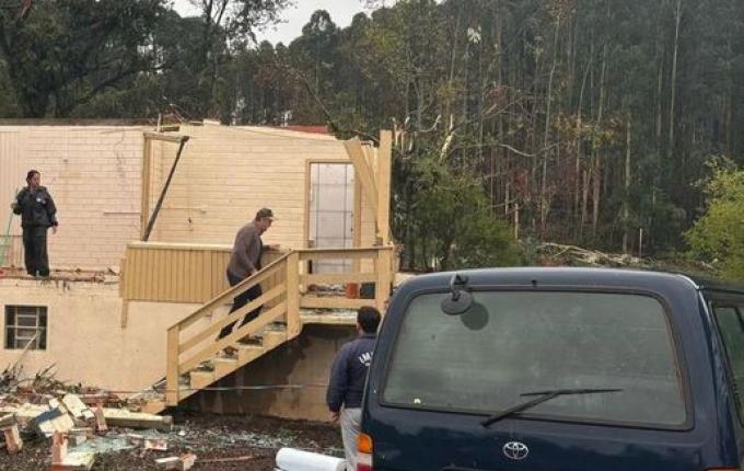 Tornado atinge 250 casas em Erval Grande e 40 famílias ficam desalojadas