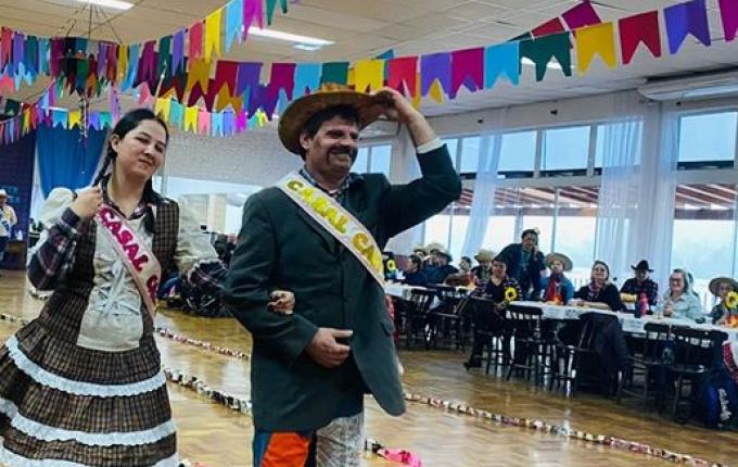 Festa Regional das Apaes reúne alunos, professores e autoridades