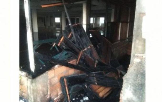 Centro Comunitário é destruído em incêndio