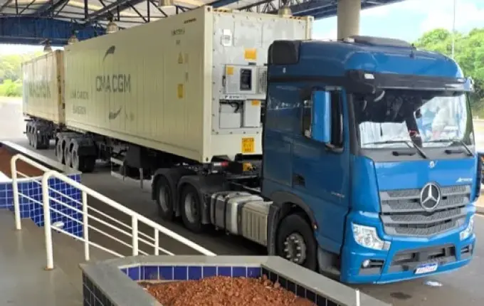 Operação contra excesso de peso flagra 184 toneladas a mais que o permitido no Oeste