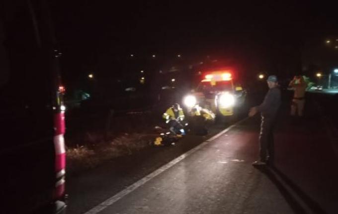 Homens ficam feridos em queda de motocicleta na SC 163, em Descanso