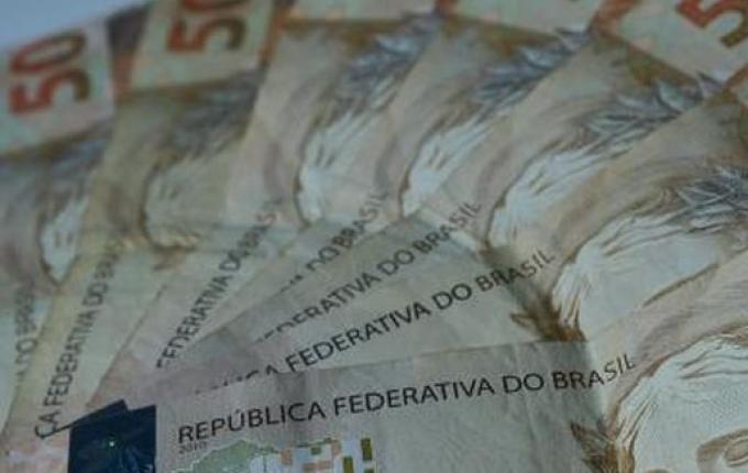 Candidatos ao governo catarinense já gastaram mais de R$ 22 milhões na campanha