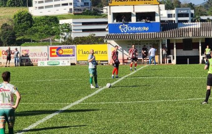 Ouro Verde avança para a final do Estadual de Amadores Fase Oeste
