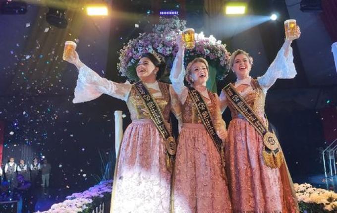 Show de abertura da 45ª Oktoberfest na cidade reúne grande público