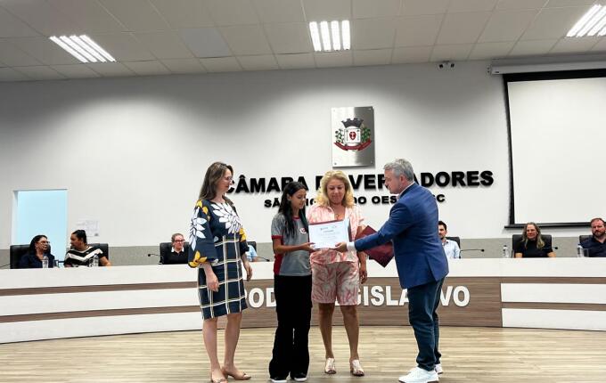 Jovens parlamentares são diplomados e elegem Mesa Diretora em São Miguel do Oeste