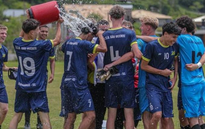 Escola de Itapiranga conquista título estadual do moleque bom de bola